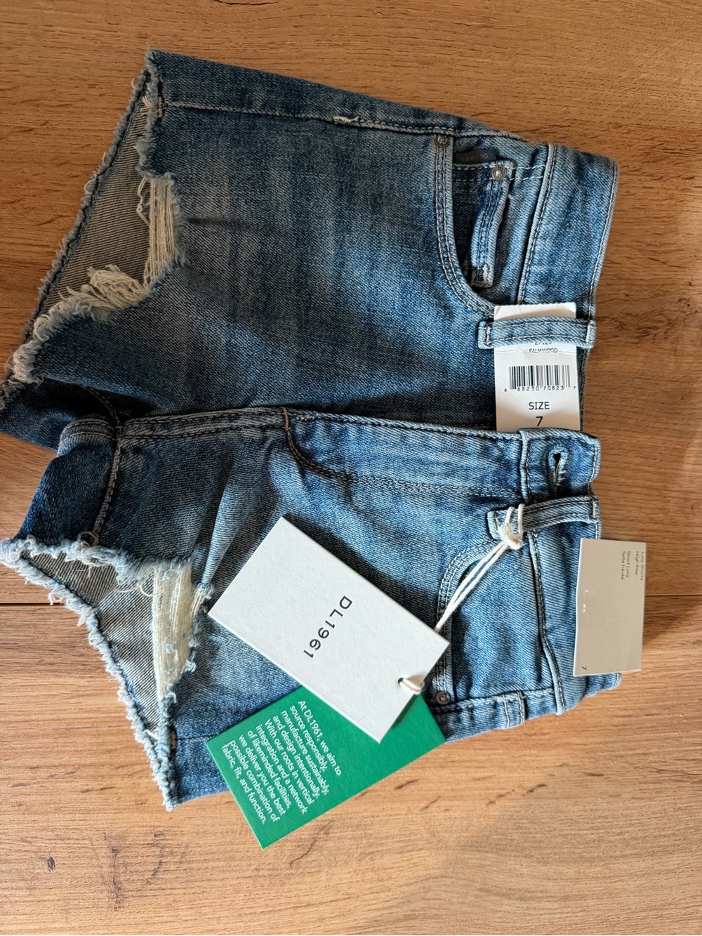 NWT DL1961 Girls size 7 Distressed Denim Shorts in Medium Blue